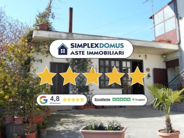 Case e ville in vendita di 29450 m² in Contrada Collepiano