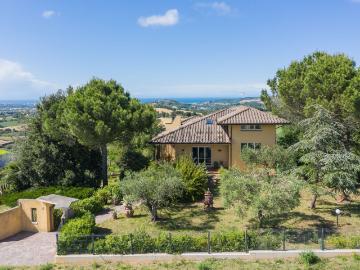Case e ville in vendita di 294 m²