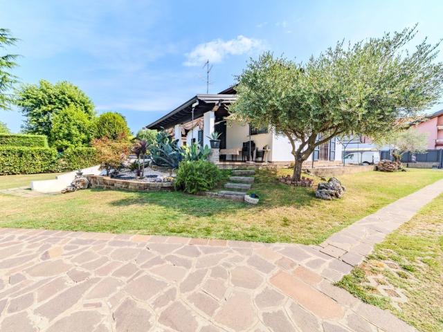 Case e ville in vendita di 294 m² in Via Roma, 78