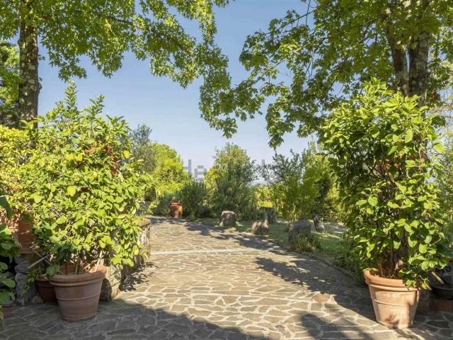 Case e ville in vendita di 295 m²