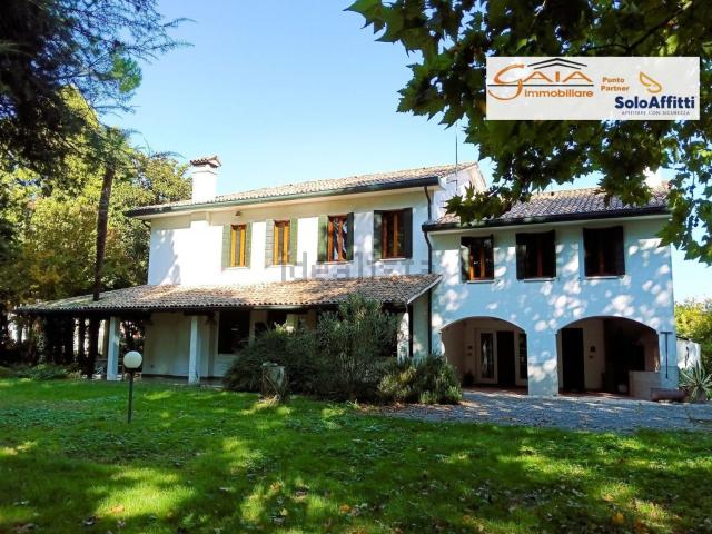 Case e ville in vendita di 295 m² in Via A. Gramsci, 46