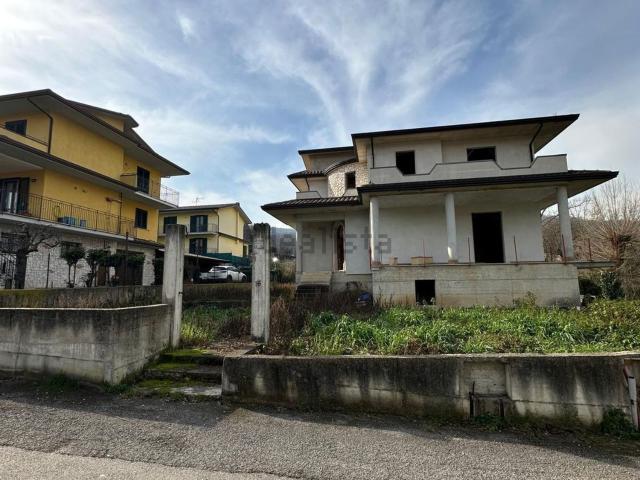 Case e ville in vendita di 295 m² in Via San Candida Ortali