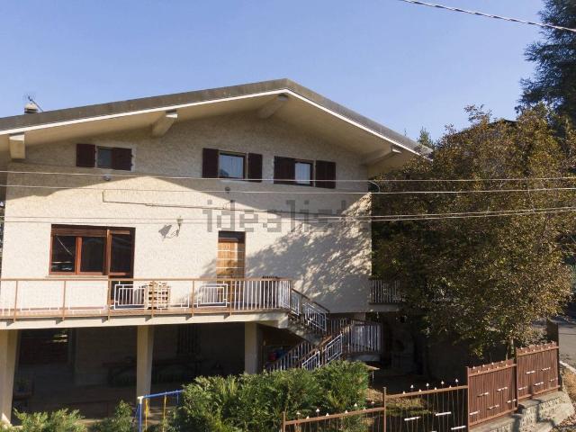 Case e ville in vendita di 295 m² in Viale XXV Aprile