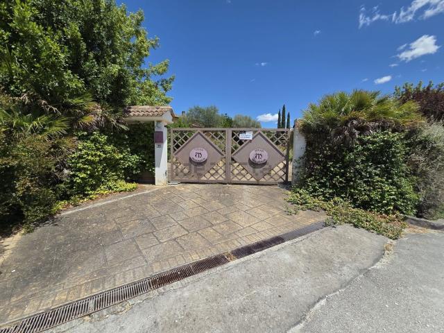 Case e ville in vendita di 295 m² in Contrada ACQUAFREDDA