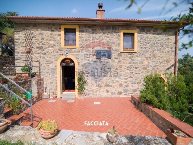 Case e ville in vendita di 295 m² in Piazza Indipendenza