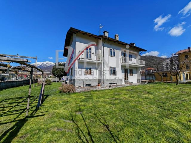 Case e ville in vendita di 296 m² in Via Fiume, 3