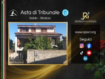 Case e ville in vendita di 296 m² in Via Mannu, 48