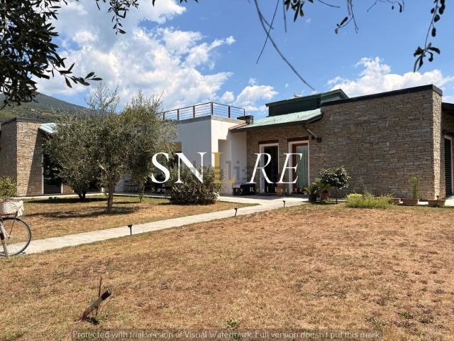 Case e ville in vendita di 296 m² in Via Romana Est