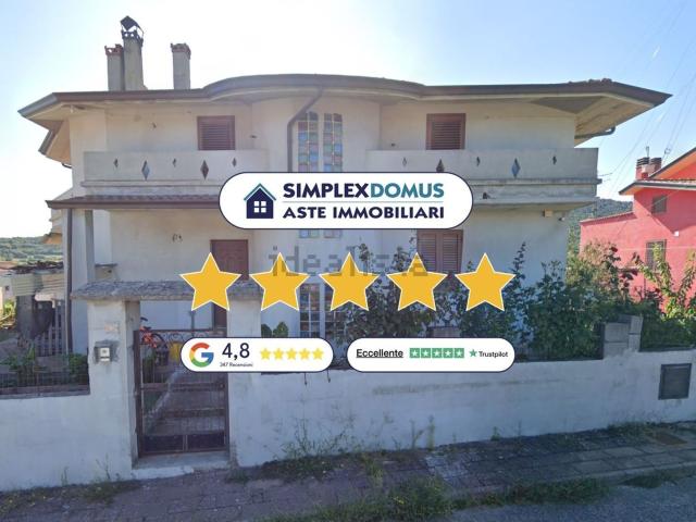 Case e ville in vendita di 296 m² in Via Umberto I
