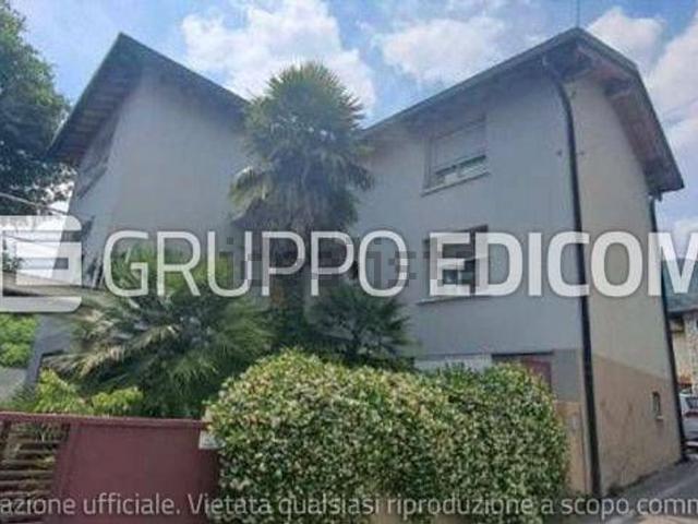 Case e ville in vendita di 296 m² in Via Vallone