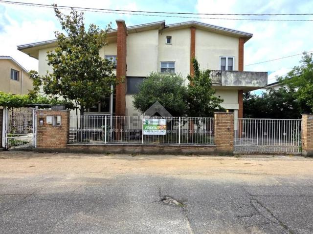 Case e ville in vendita di 296 m² in Via XX Settembre, 13