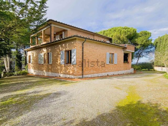 Case e ville in vendita di 296 m² in Strada di Poggiarello la Ripa, 61