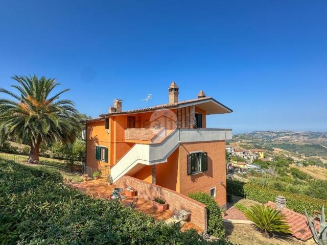 Case e ville in vendita di 297 m²