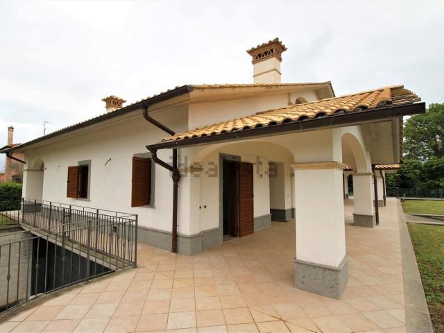 Case e ville in vendita di 297 m²