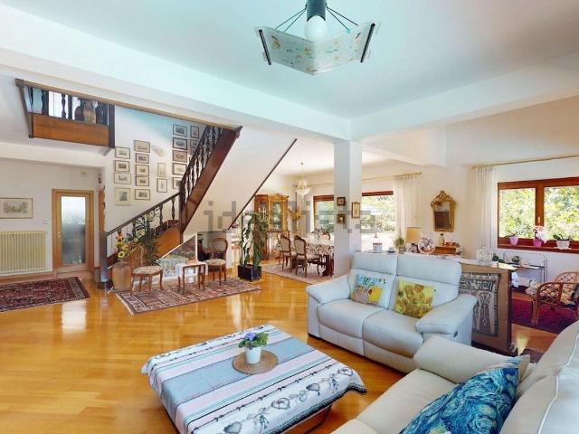 Case e ville in vendita di 297 m² in Via del Ricreatorio
