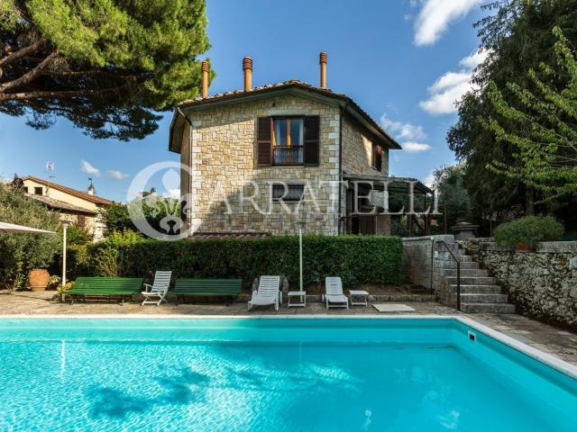 Case e ville in vendita di 297 m² in Via dello Steccato, 10
