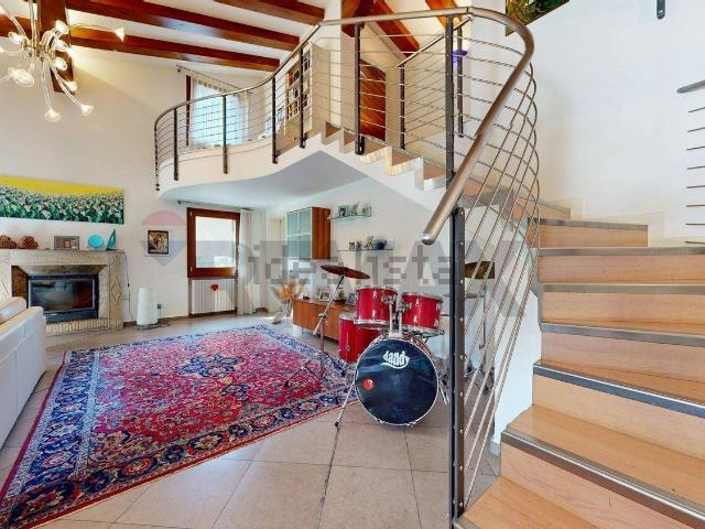 Case e ville in vendita di 298 m²