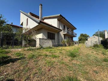 Case e ville in vendita di 299 m² in Via Commendatore Guido Doria, 91