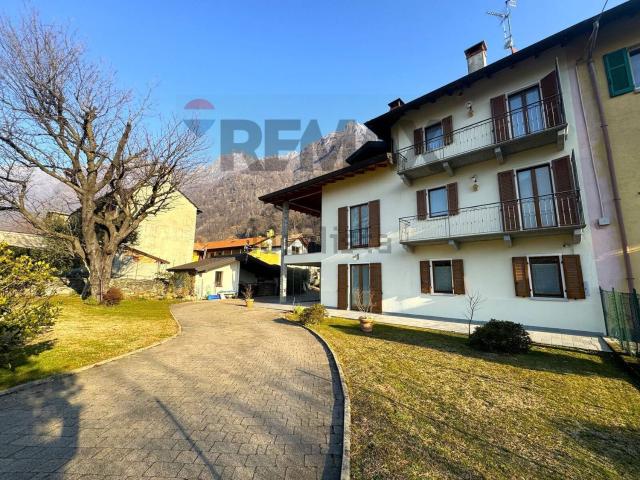 Case e ville in vendita di 299 m² in Via Giovanni Francia