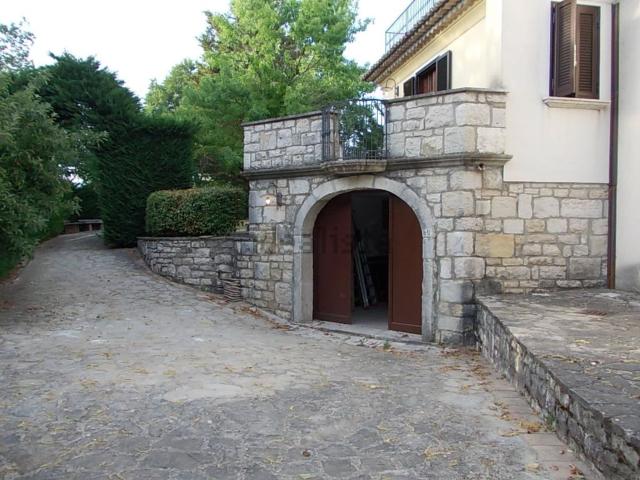 Case e ville in vendita di 299 m² in Contrada Corpo di Cristo, 57