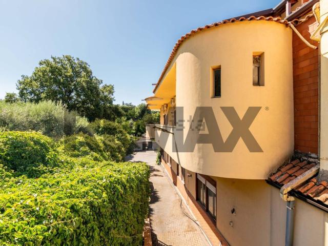 Case e ville in vendita di 3000 m²