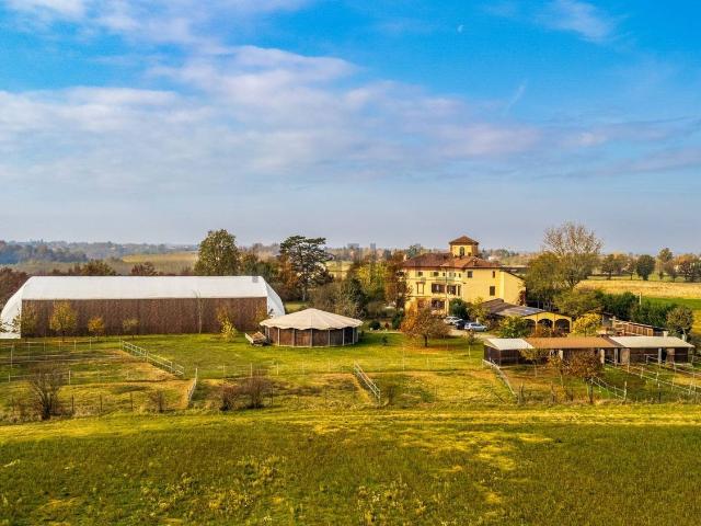 Case e ville in vendita di 3000 m² in Strada Monvicino