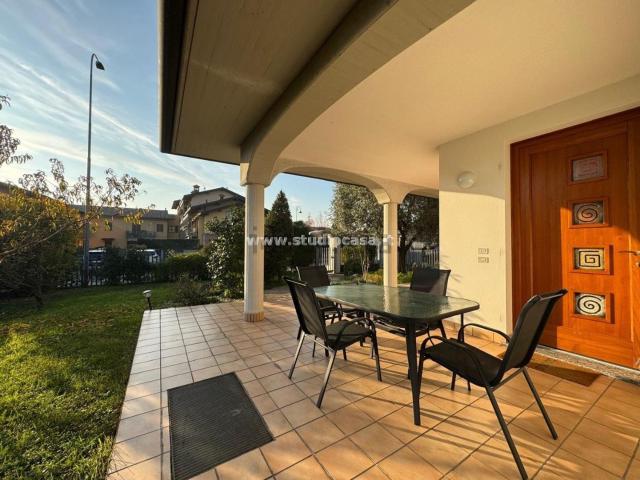 Case e ville in vendita di 300 m²