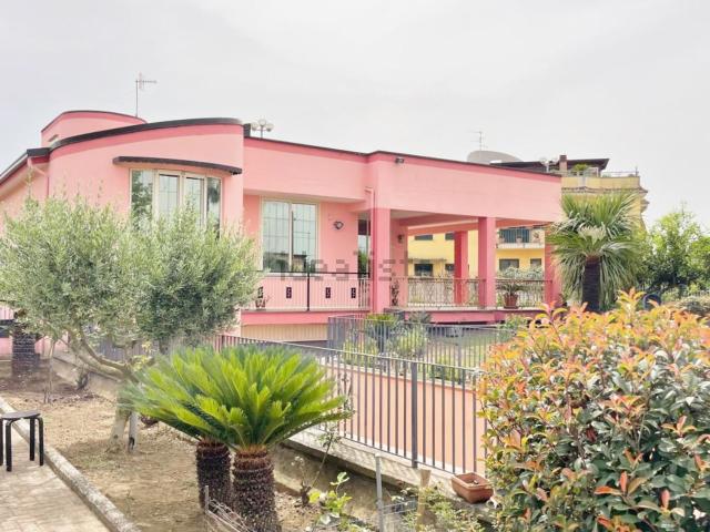 Case e ville in vendita di 300 m²