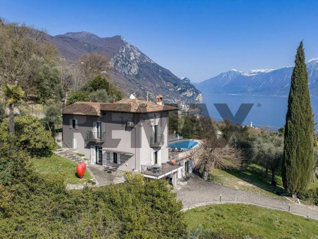 Case e ville in vendita di 300 m²