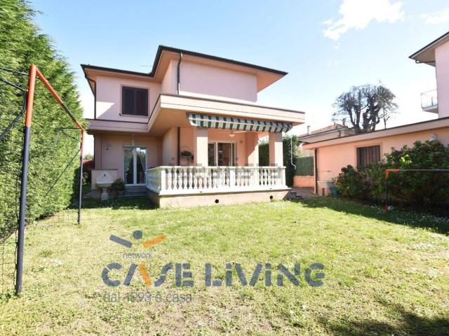 Case e ville in vendita di 300 m²
