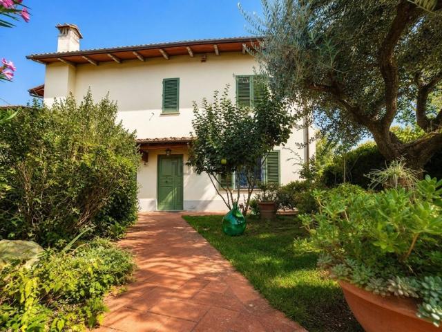 Case e ville in vendita di 300 m²
