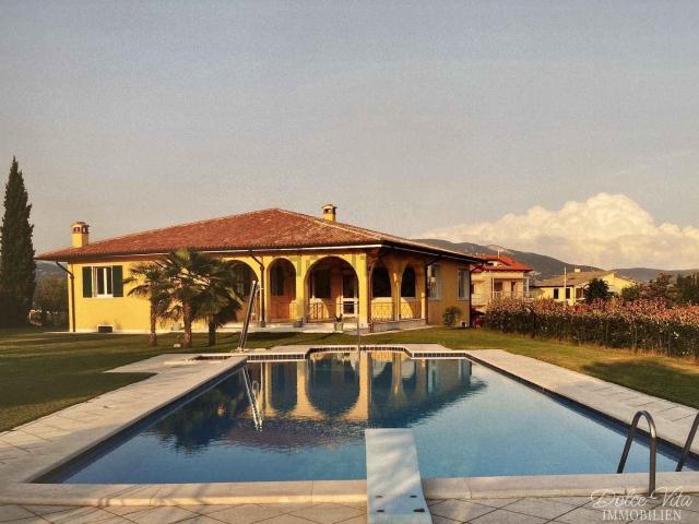 Case e ville in vendita di 300 m²