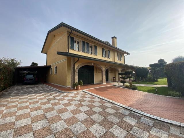 Case e ville in vendita di 300 m²
