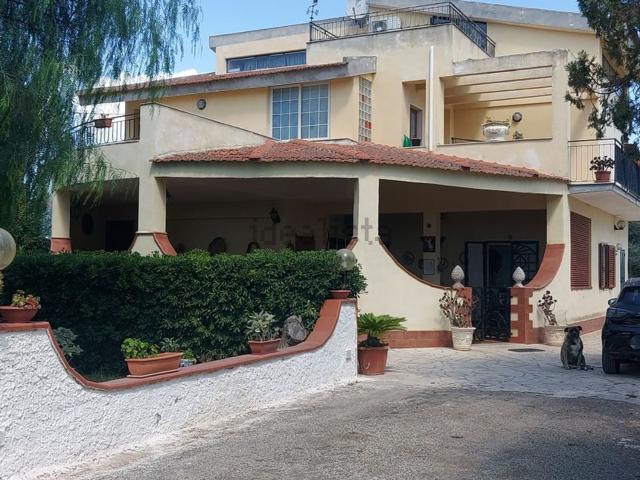 Case e ville in vendita di 300 m²