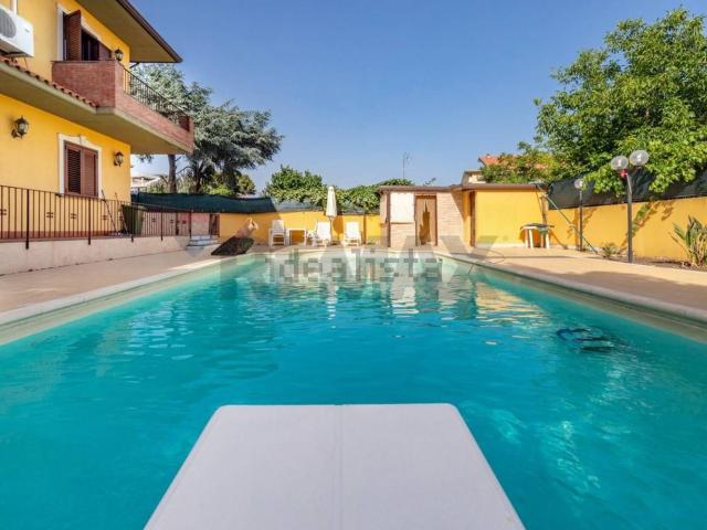 Case e ville in vendita di 300 m²