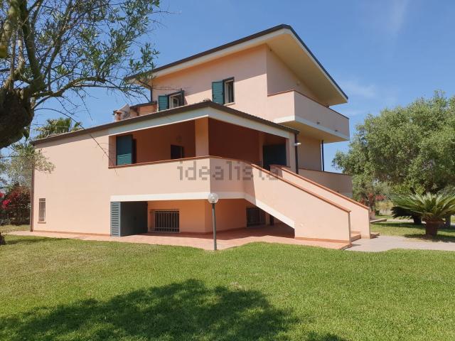 Case e ville in vendita di 300 m²