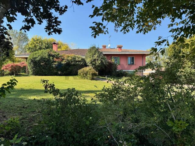 Case e ville in vendita di 300 m²