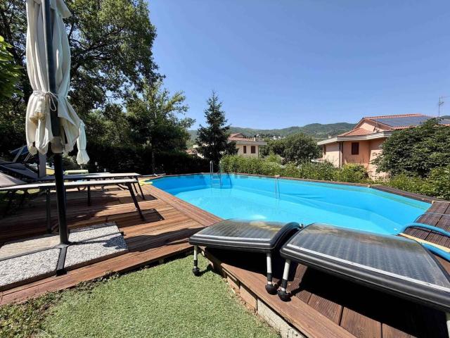Case e ville in vendita di 300 m²