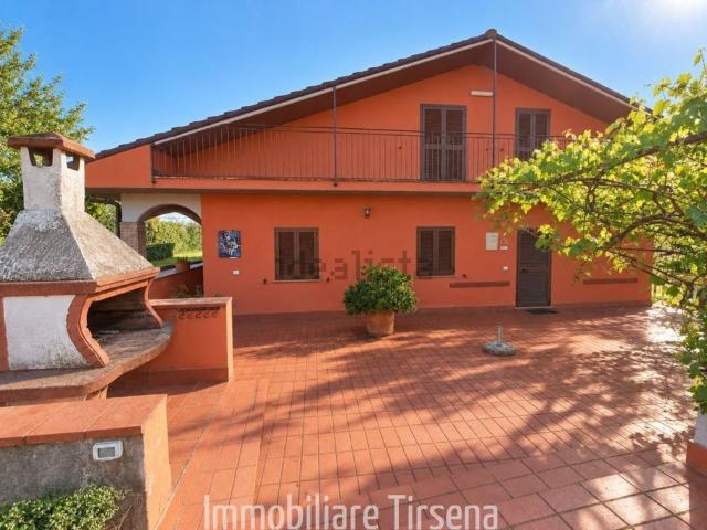 Case e ville in vendita di 300 m²