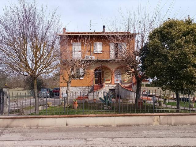 Case e ville in vendita di 300 m²