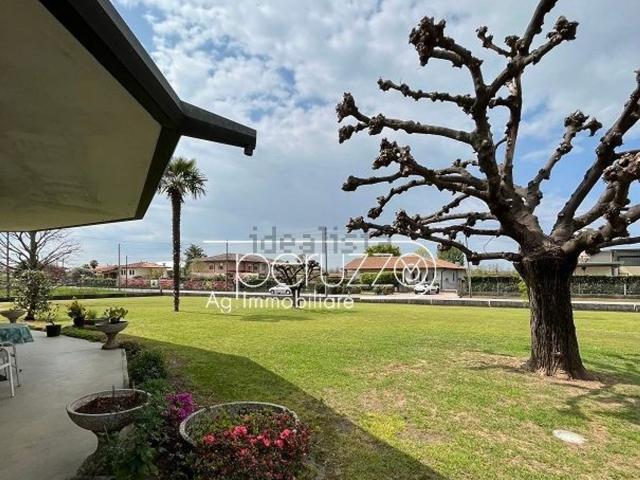 Case e ville in vendita di 300 m²