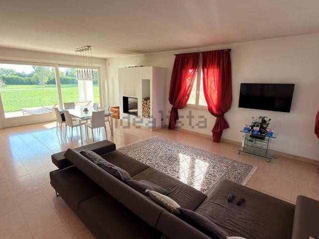 Case e ville in vendita di 300 m²