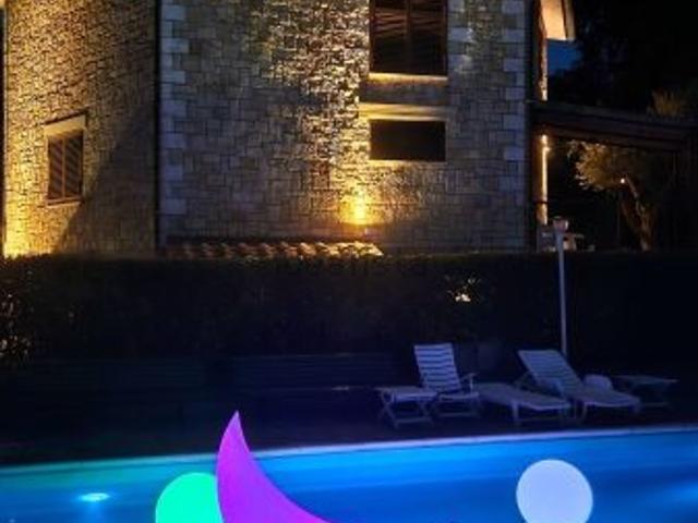 Case e ville in vendita di 300 m²