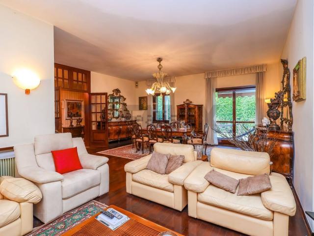 Case e ville in vendita di 300 m²