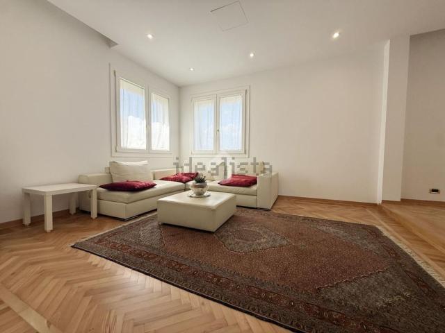 Case e ville in vendita di 300 m²