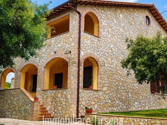 Case e ville in vendita di 300 m²