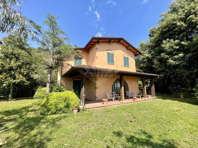 Case e ville in vendita di 300 m²