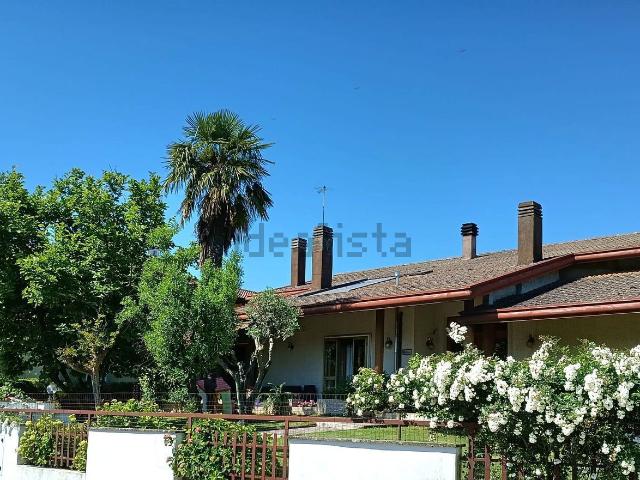 Case e ville in vendita di 300 m²