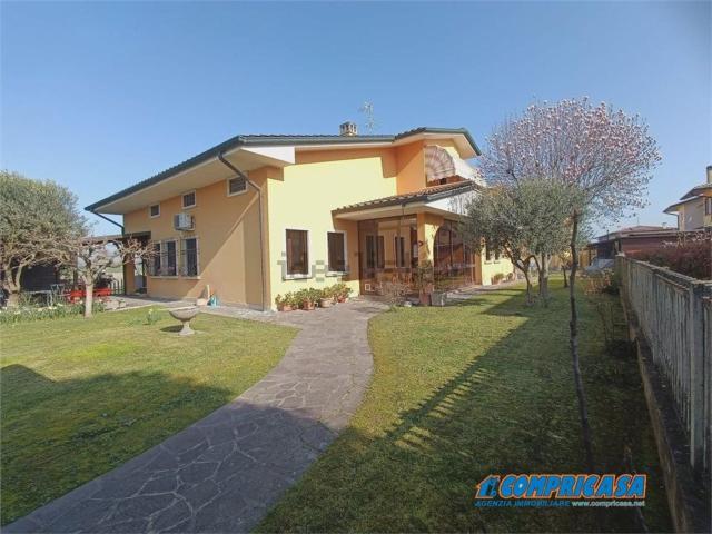 Case e ville in vendita di 300 m²