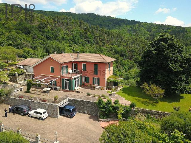 Case e ville in vendita di 300 m²